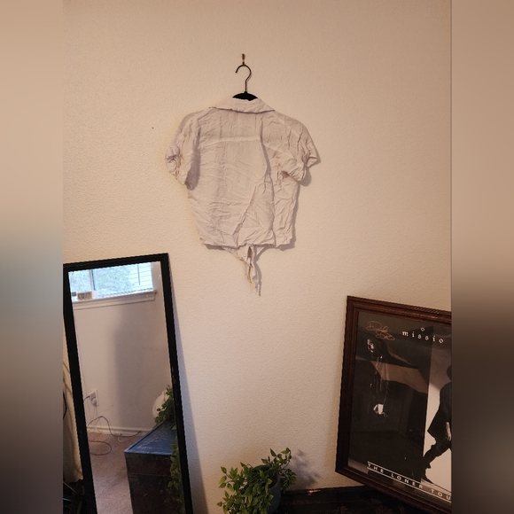 Cropped Button Up Shirt | Size: L - Picture 4 of 4